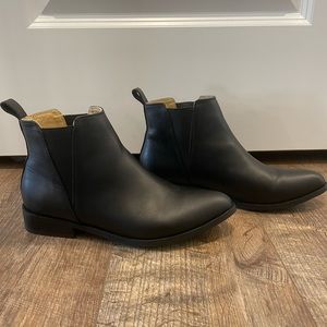 Nisolo Everyday Chelsea Commuter Boot Black